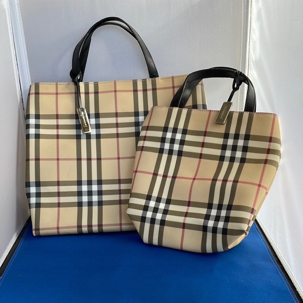 Burberry Beige and Black Women's Tote Bag Set